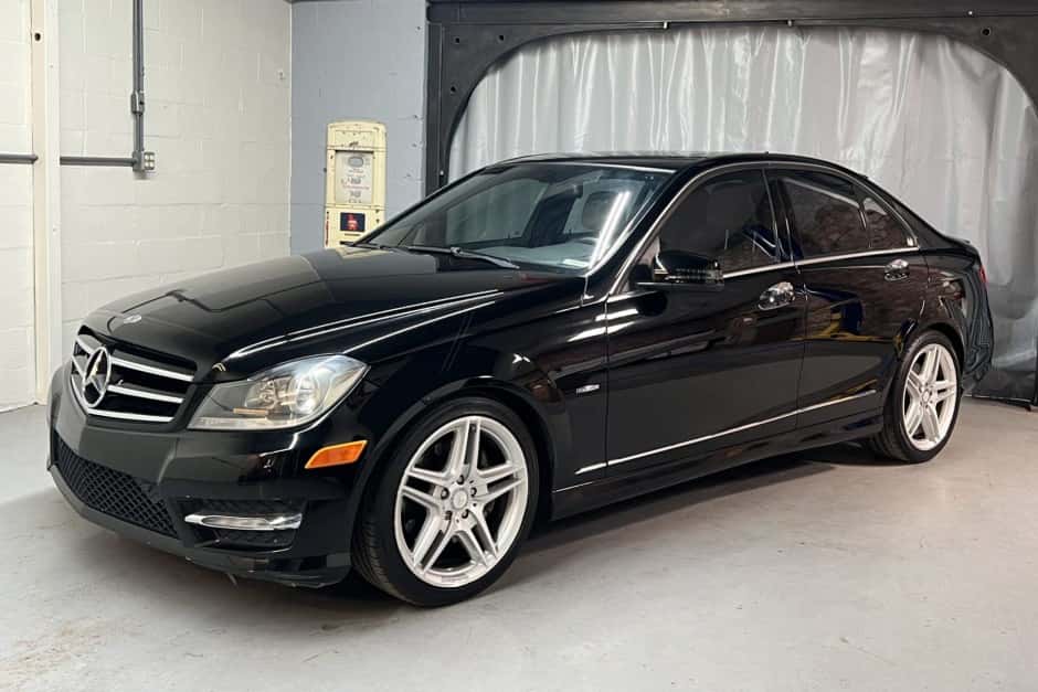 2012 Mercedes-Benz W204 C-Class sold for $8,800