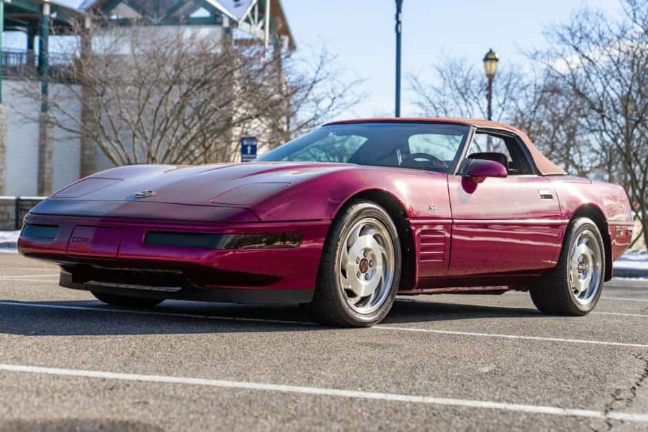 1993 Chevrolet Corvette C4 Convertible (1992-1996) sold for $9,900