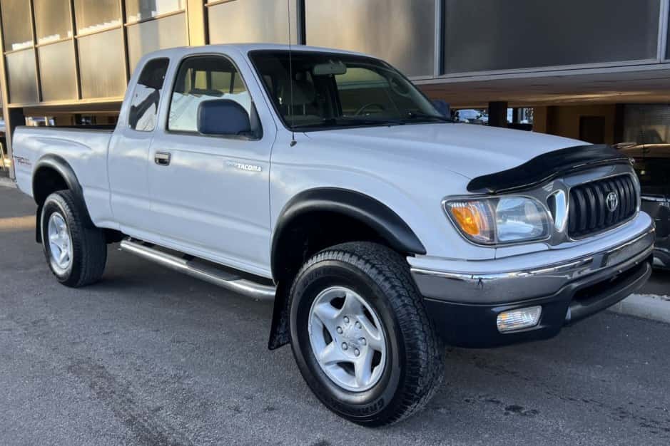 2004 Toyota Tacoma (N1X0 1995-2005) sold for $11,300