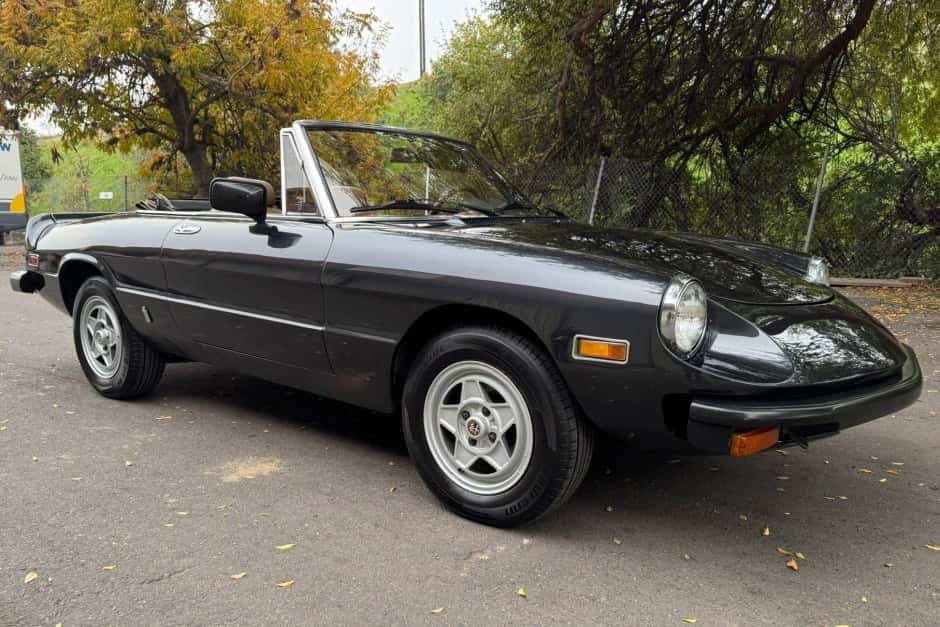1982 Alfa Romeo 105/115 Spider Series 3 sold for $6,250