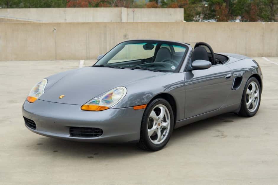 2002 Porsche 986 Boxster sold for $10,911