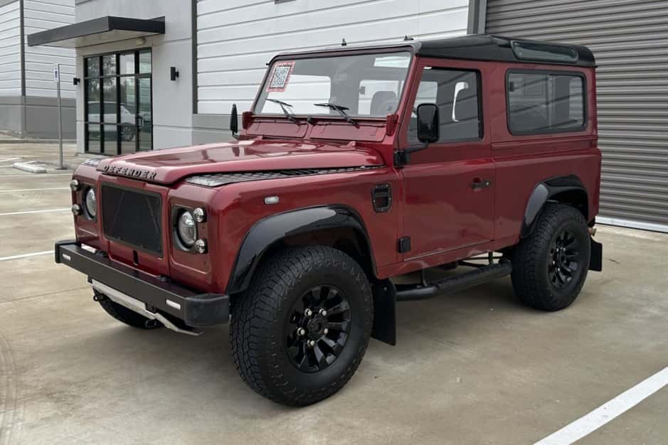 1990 Land Rover 90 / Defender 90 (Euro Spec) sold for $34,783