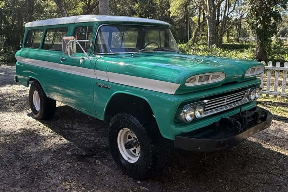 1960 Chevrolet Suburban (1960-1966) sold for $26,000