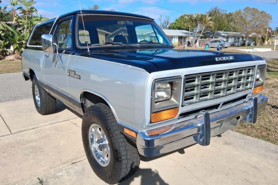 1983 Dodge Ramcharger / Plymouth Trail Duster sold for $12,500