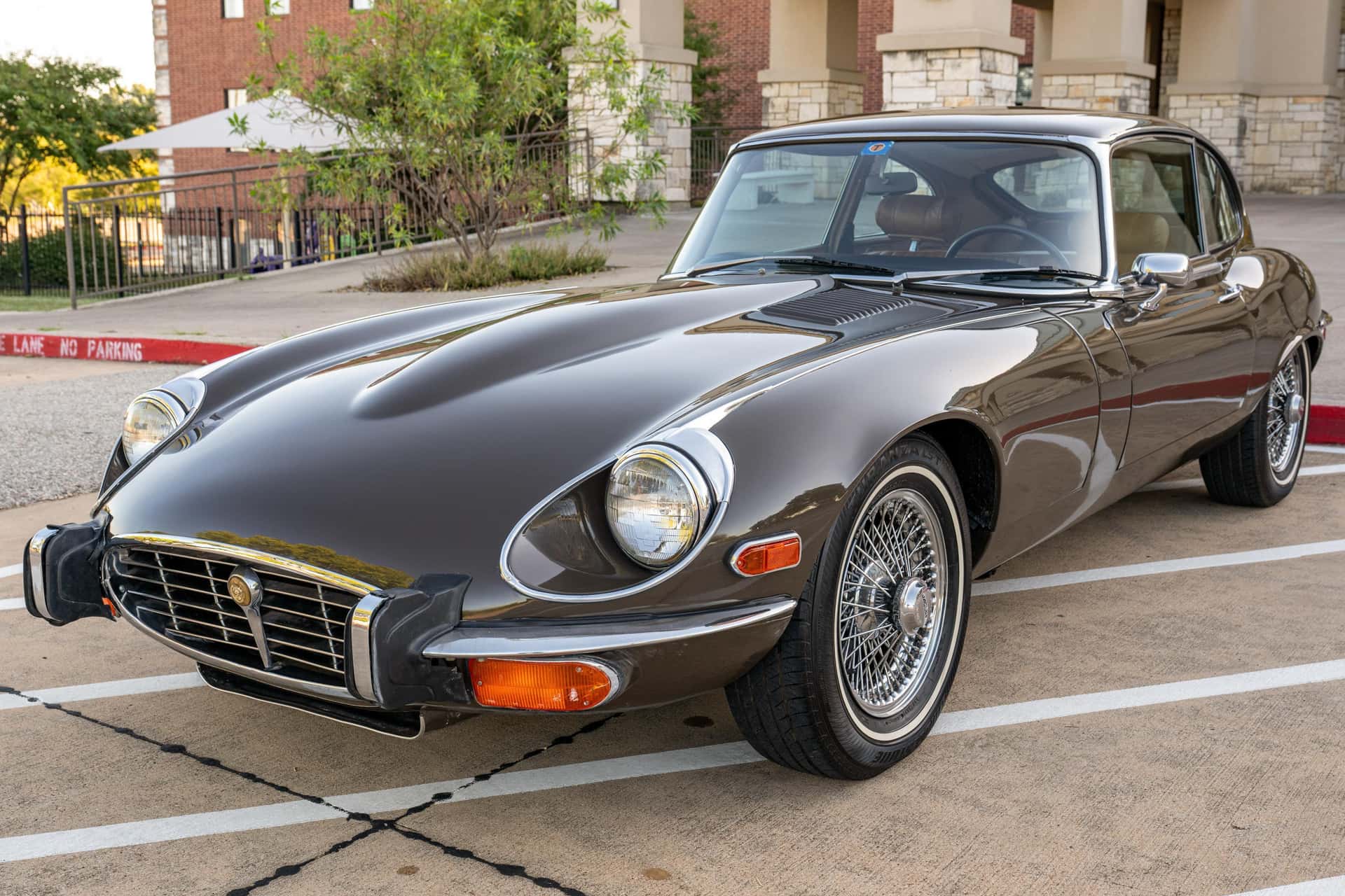 1973 Jaguar XKE sold for $34,333