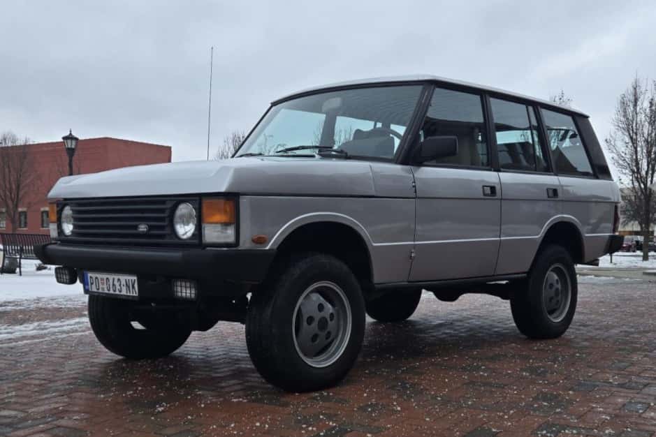 1987 Land Rover Range Rover Classic sold for $9,000