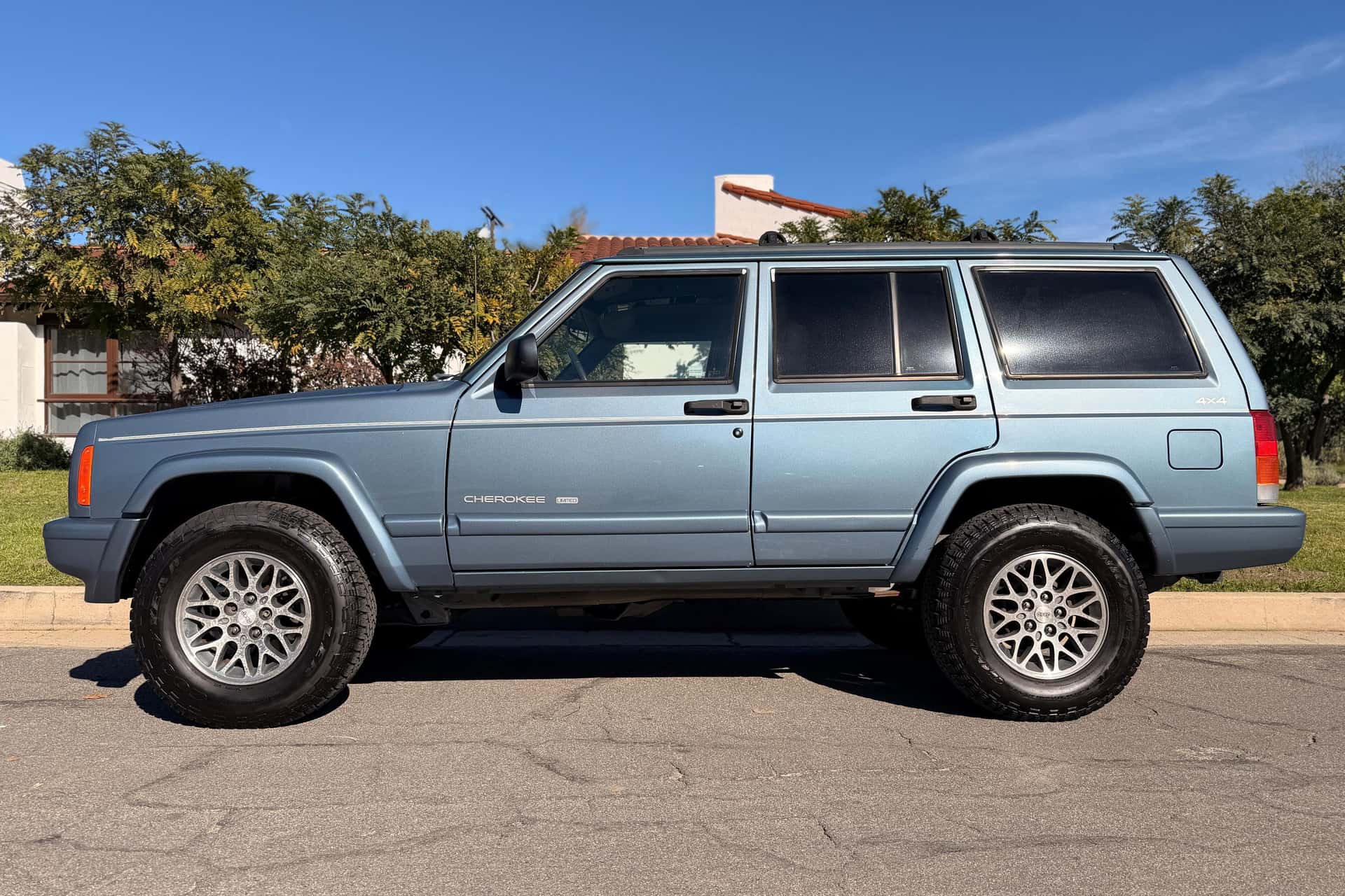 1998 Jeep Cherokee sold for $9,600