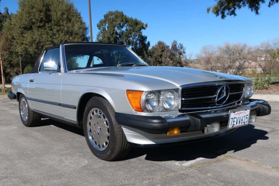 1988 Mercedes-Benz R107 SL sold for $11,001