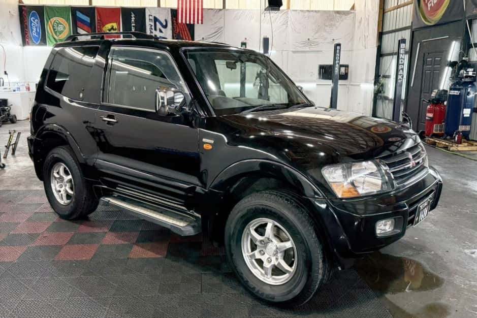 1999 Mitsubishi Pajero & Montero sold for $14,600