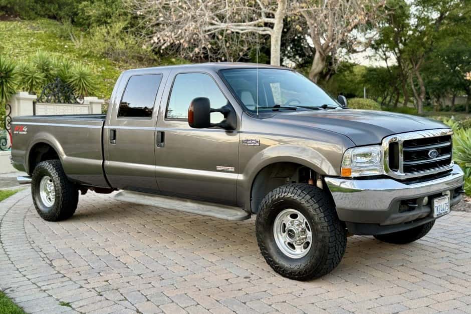 2004 Ford Super Duty 1999-2007 sold for $27,500