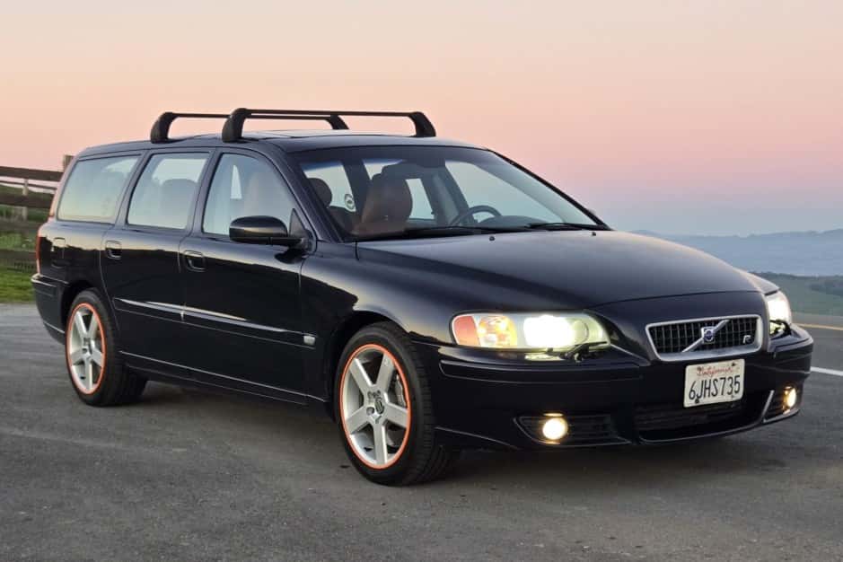 2005 Volvo V70R sold for $10,750