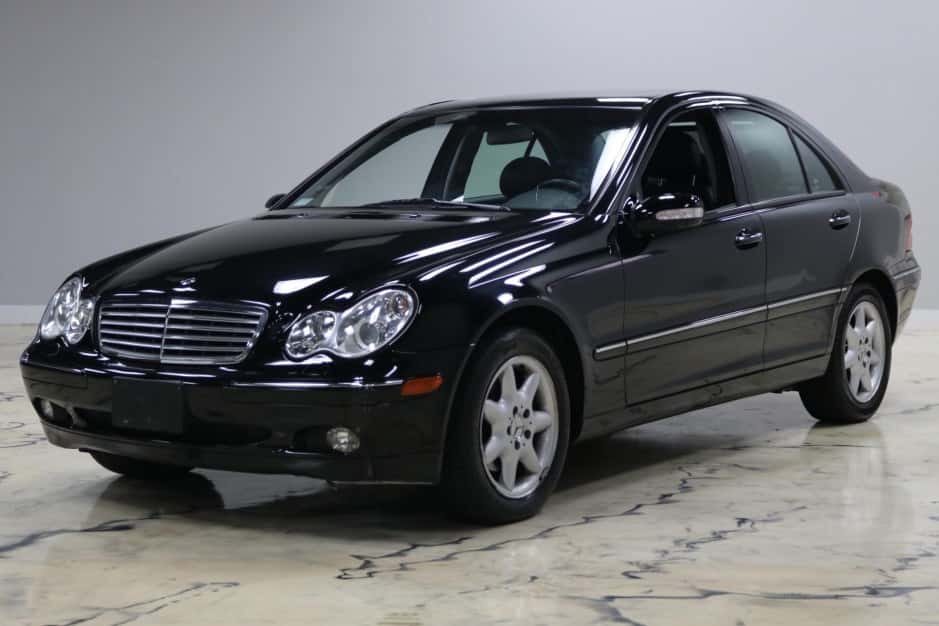 2003 Mercedes-Benz W203 C-Class sold for $3,500