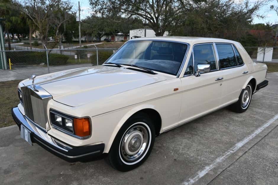 1985 Rolls-Royce SZ Silver Spirit & Silver Spur sold for $9,101