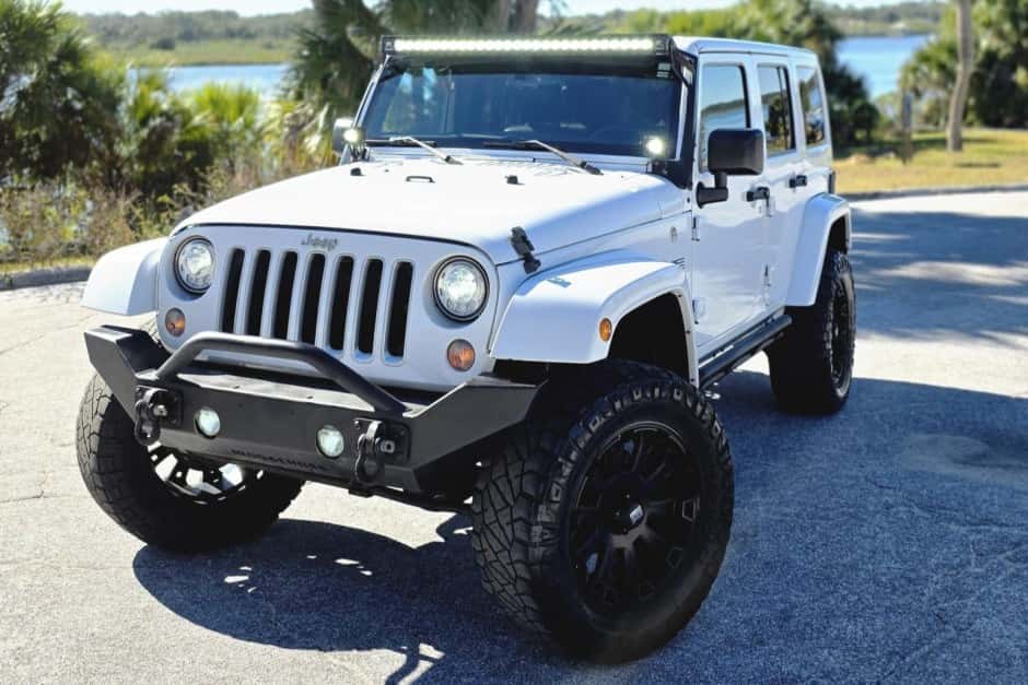 2017 Jeep Wrangler JK (2007-2018) sold for $17,000
