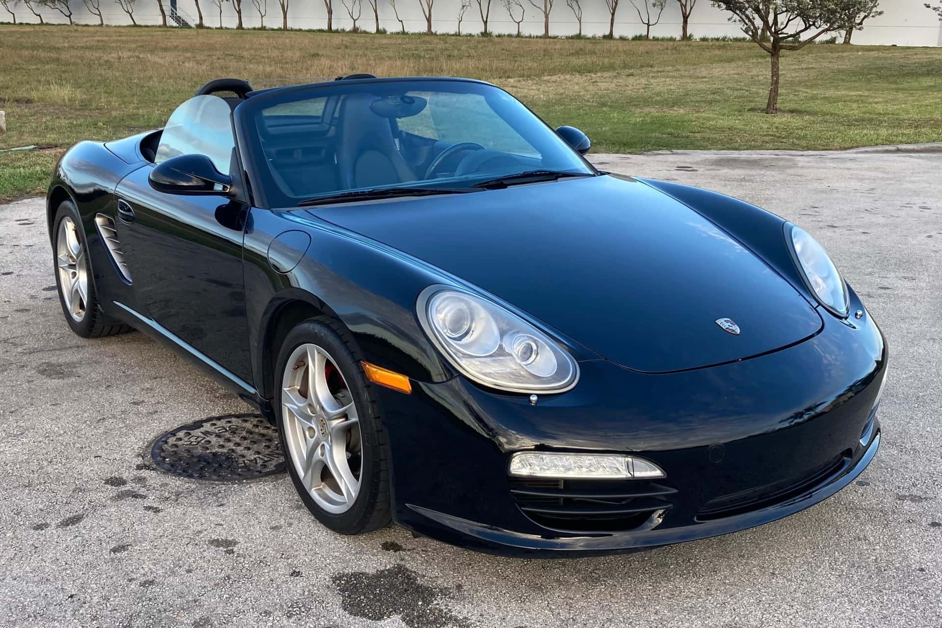 2009 Porsche 987 Boxster sold for $21,000