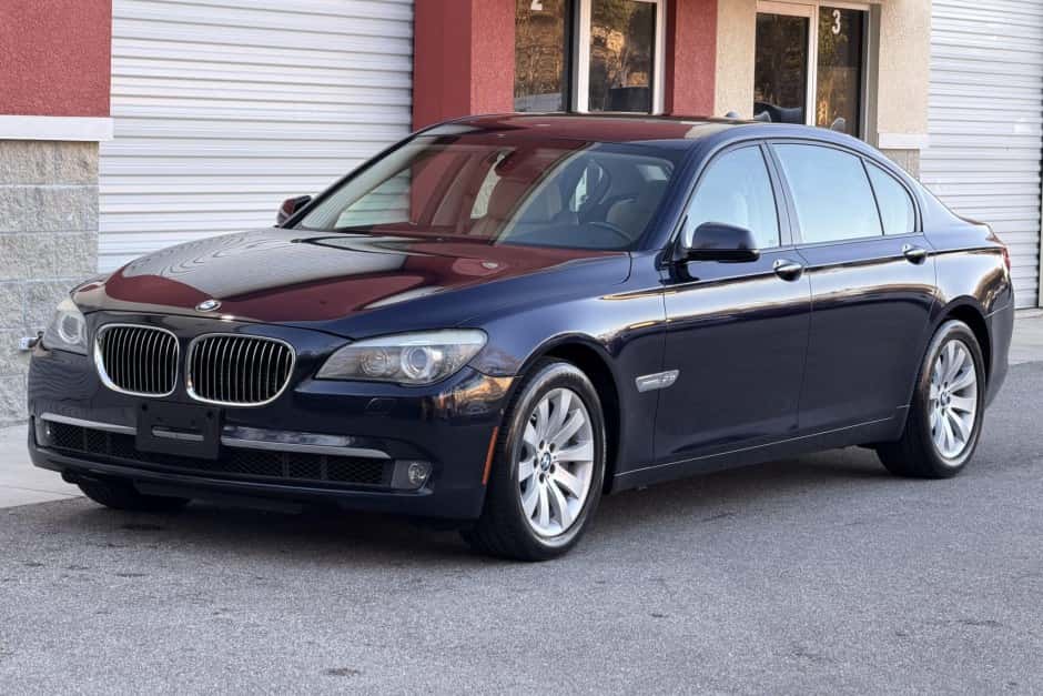 2010 BMW F01/F02 7-Series sold for $11,605