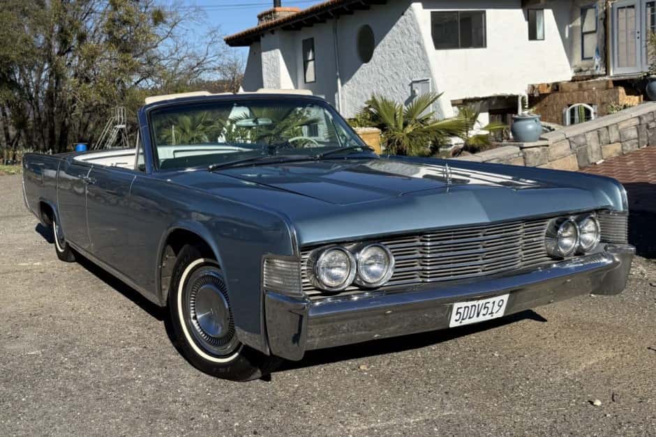 1965 Lincoln Continental (1961-1969) sold for $52,000