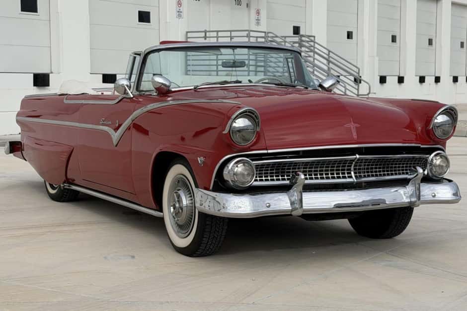 1955 Ford Fairlane sold for $31,750