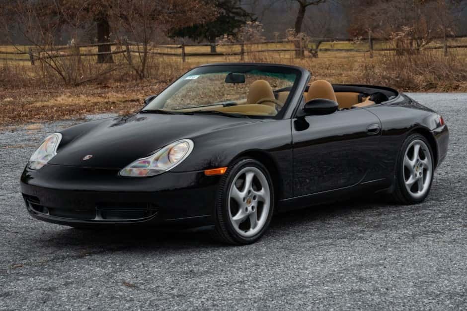 1999 Porsche 996 911 Carrera sold for $25,250