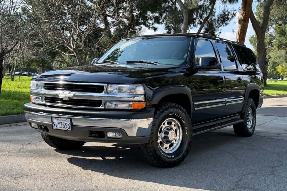 2001 Chevrolet Suburban (GMT800 2000-2006) sold for $27,500