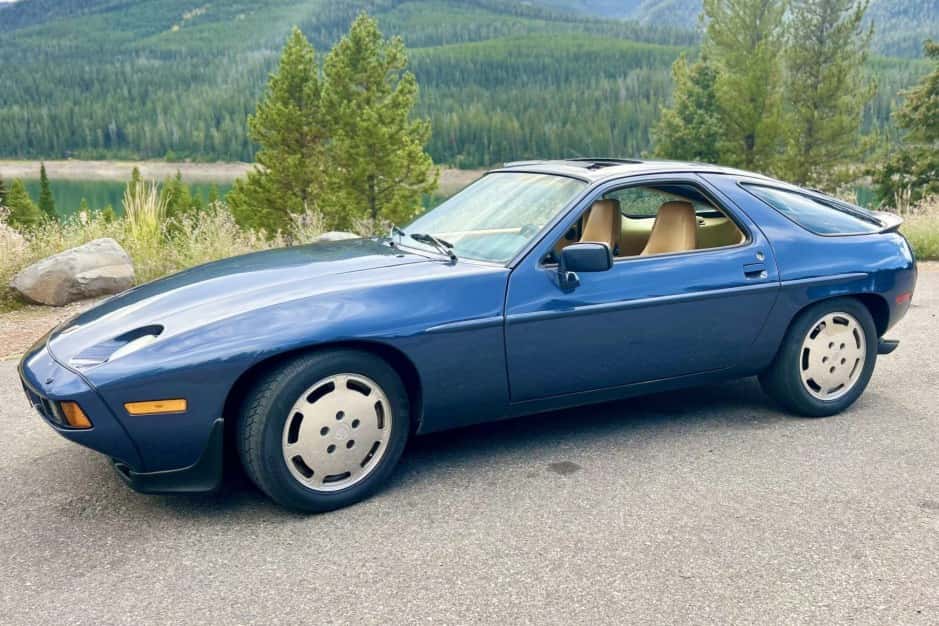 1986 Porsche 928 sold for $37,000