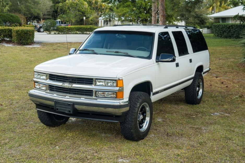 1999 Chevrolet Suburban (GMT400 1992-1999) sold for $15,100