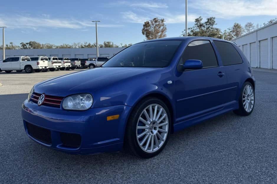 2004 Volkswagen R32 sold for $20,250