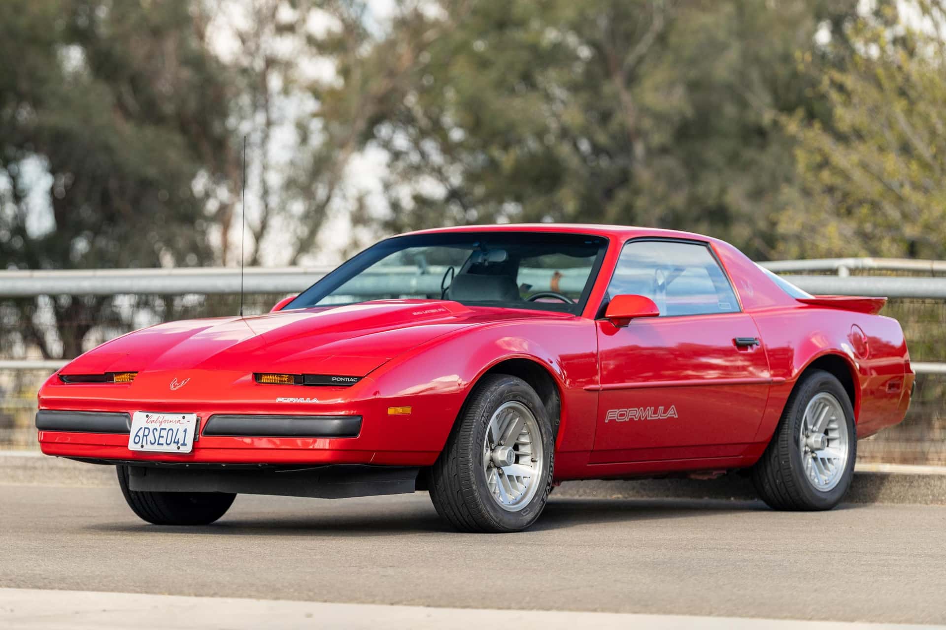 1990 Pontiac Firebird sold for $8,850