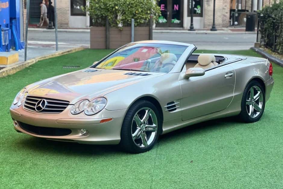 2004 Mercedes-Benz R230 SL sold for $7,600