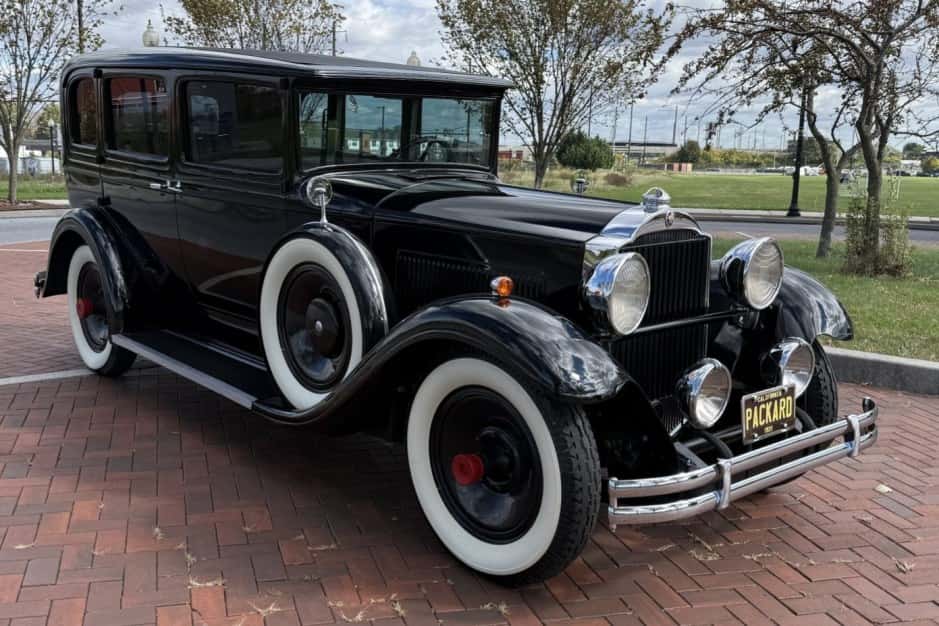 1931 Packard Eight sold for $16,000