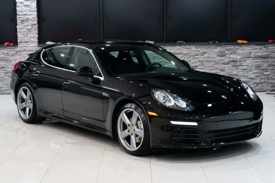 2014 Porsche Panamera sold for $39,350