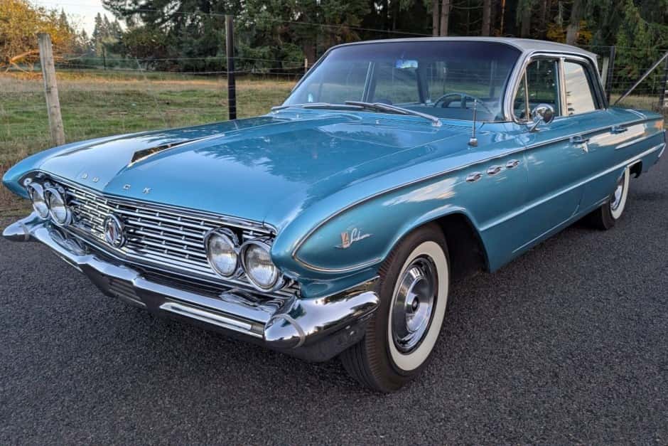 1961 Buick LeSabre sold for $14,000