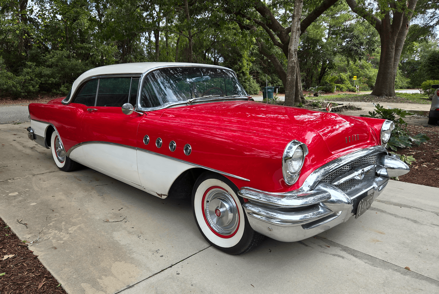 1955 Buick 76R Roadmaster Riveria sold for $28,000