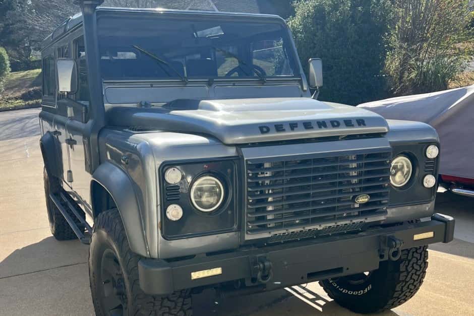 0 Land Rover 110 / Defender 110 (Euro Spec) sold for $40,250