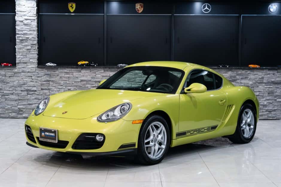 2012 Porsche 987 Cayman sold for $51,000