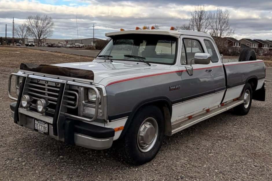 1993 Dodge Ram (1981-1993) sold for $9,600