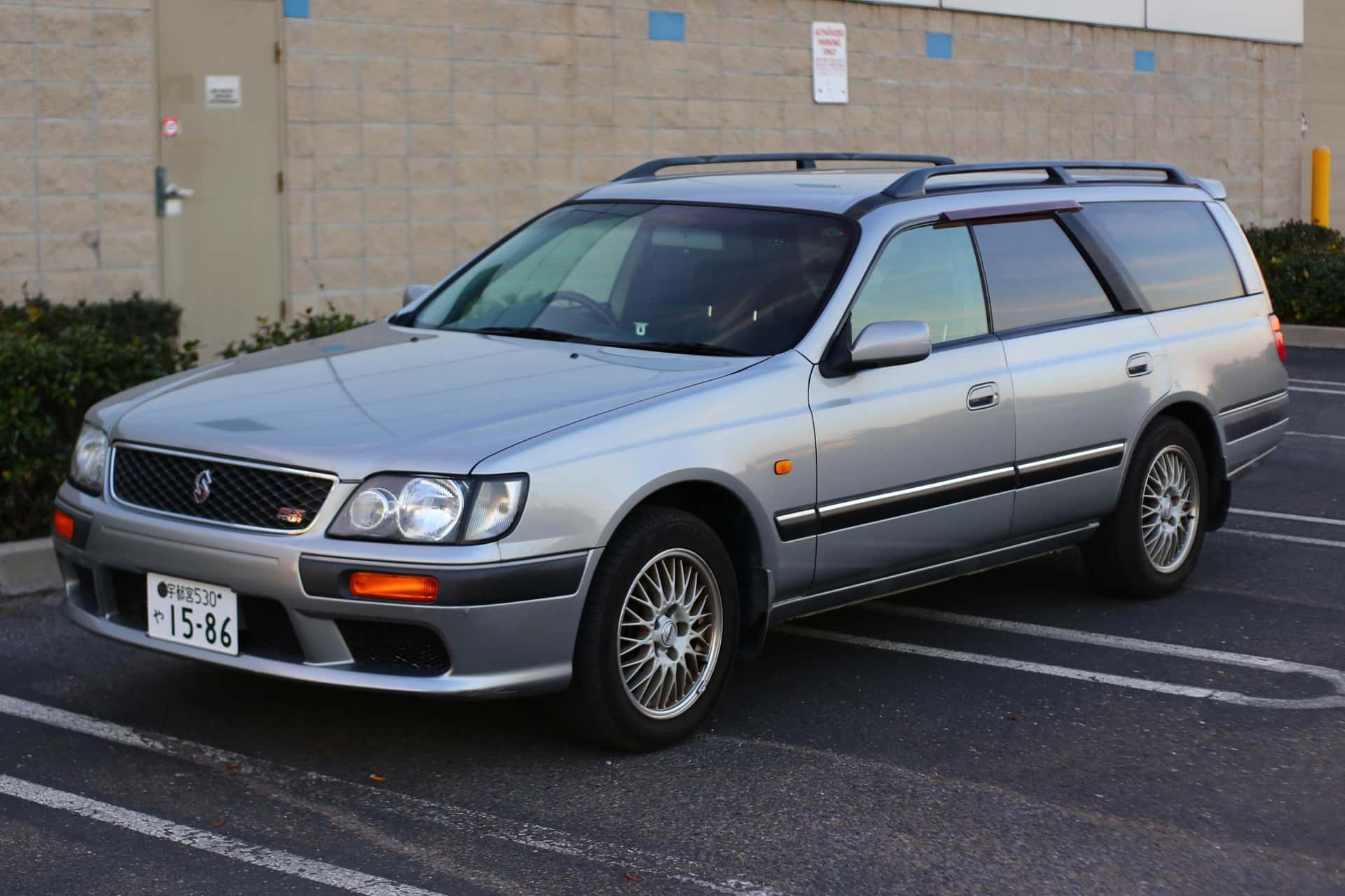 1997 Nissan Stagea sold for $11,416