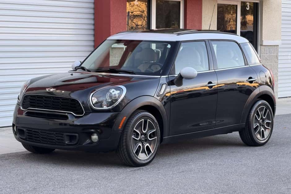 2013 Mini R60 Countryman sold for $8,400
