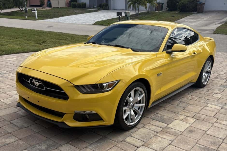 2015 Ford Mustang S550 sold for $30,751
