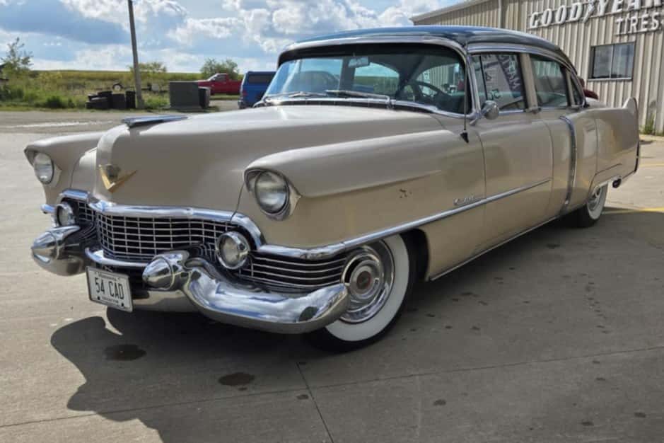 1954 Cadillac Series 62 sold for $10,300