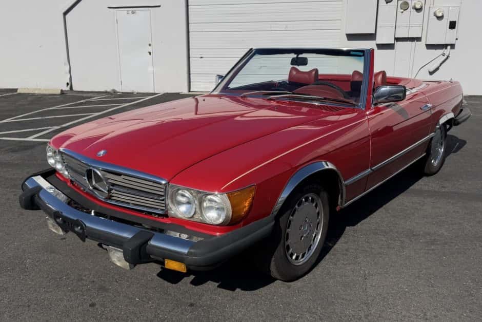 1976 Mercedes-Benz R107 SL sold for $7,100
