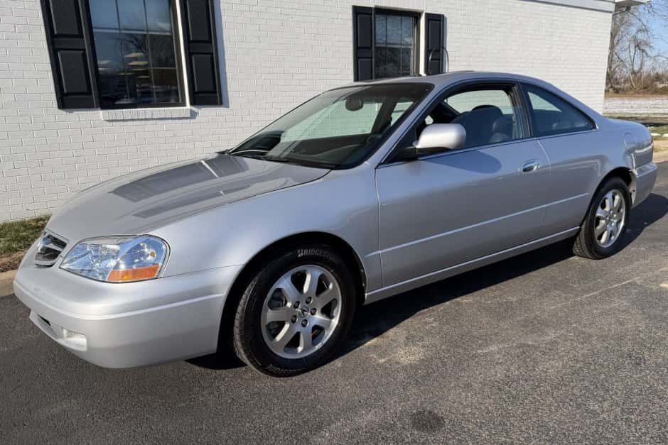 2001 Acura CL sold for $8,100