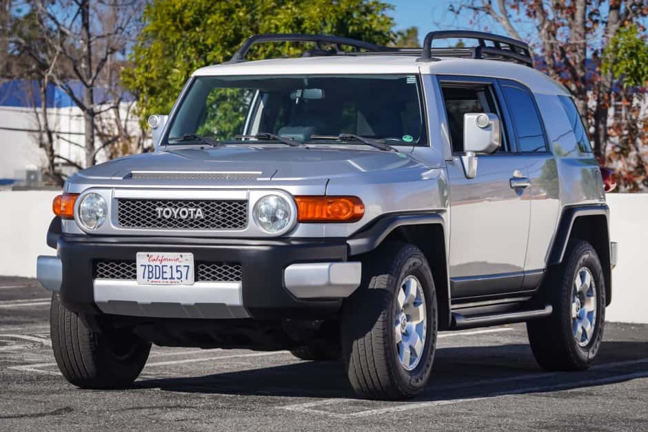 2007 Toyota FJ Cruiser sold for $14,000