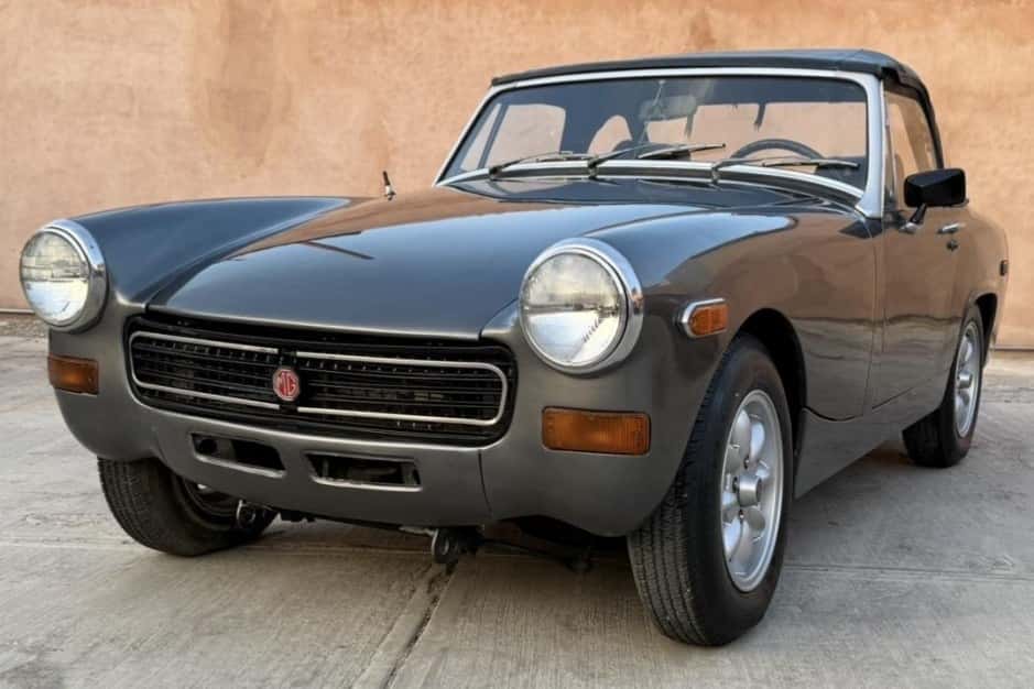 1976 MG Midget sold for $6,500