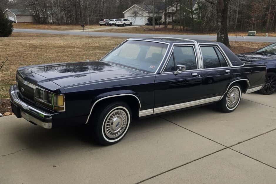 1989 Ford LTD sold for $5,450
