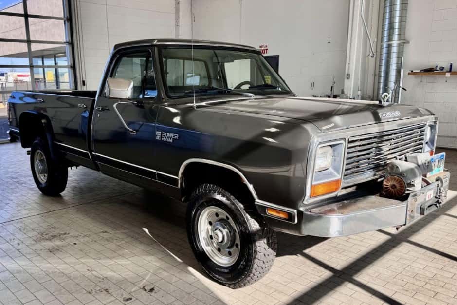1984 Dodge Ram (1981-1993) sold for $9,300