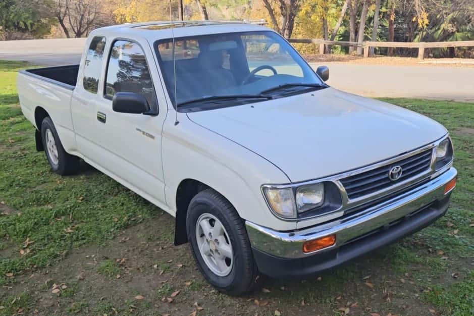 1996 Toyota Tacoma (N1X0 1995-2005) sold for $7,450