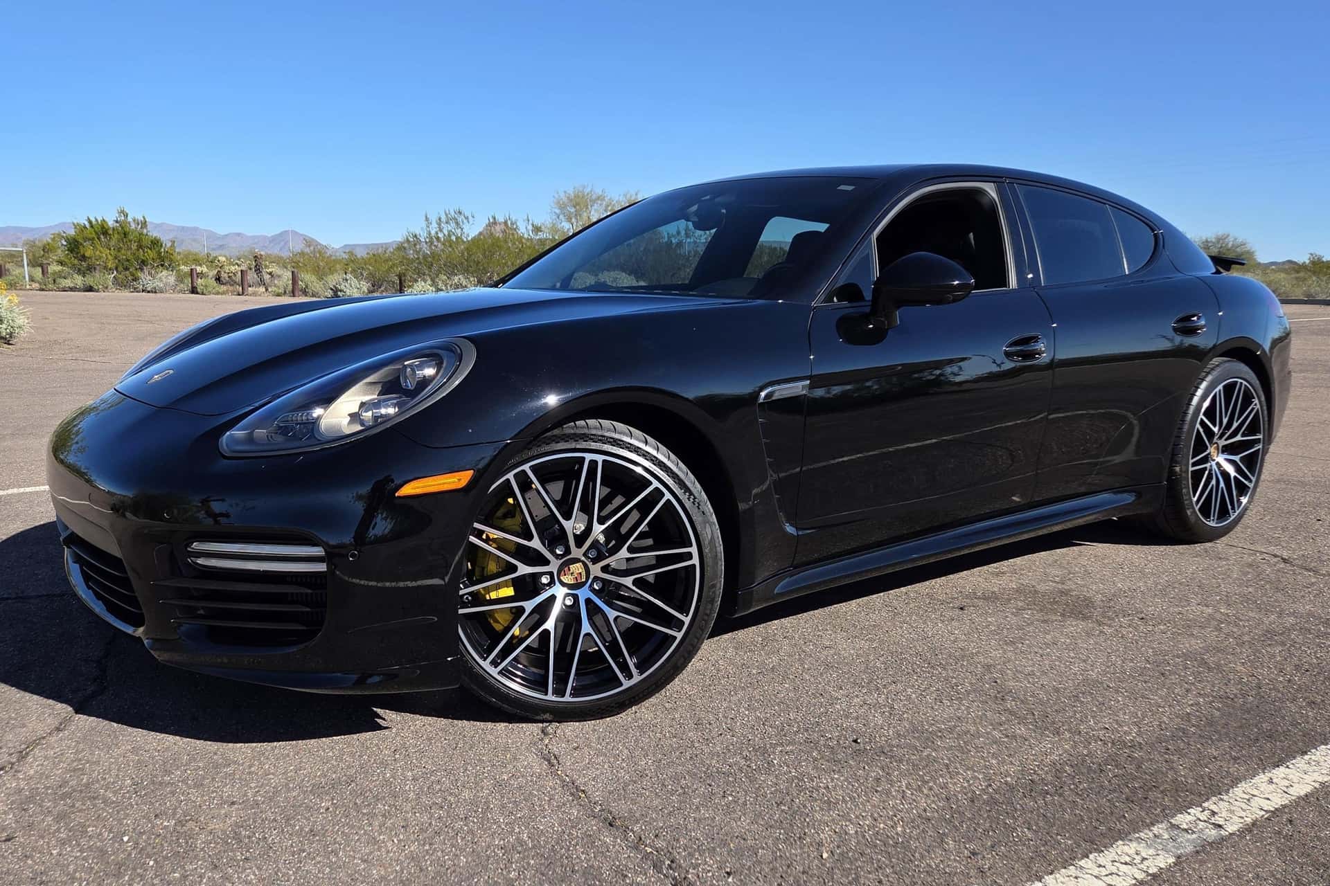 2015 Porsche Panamera sold for $39,500