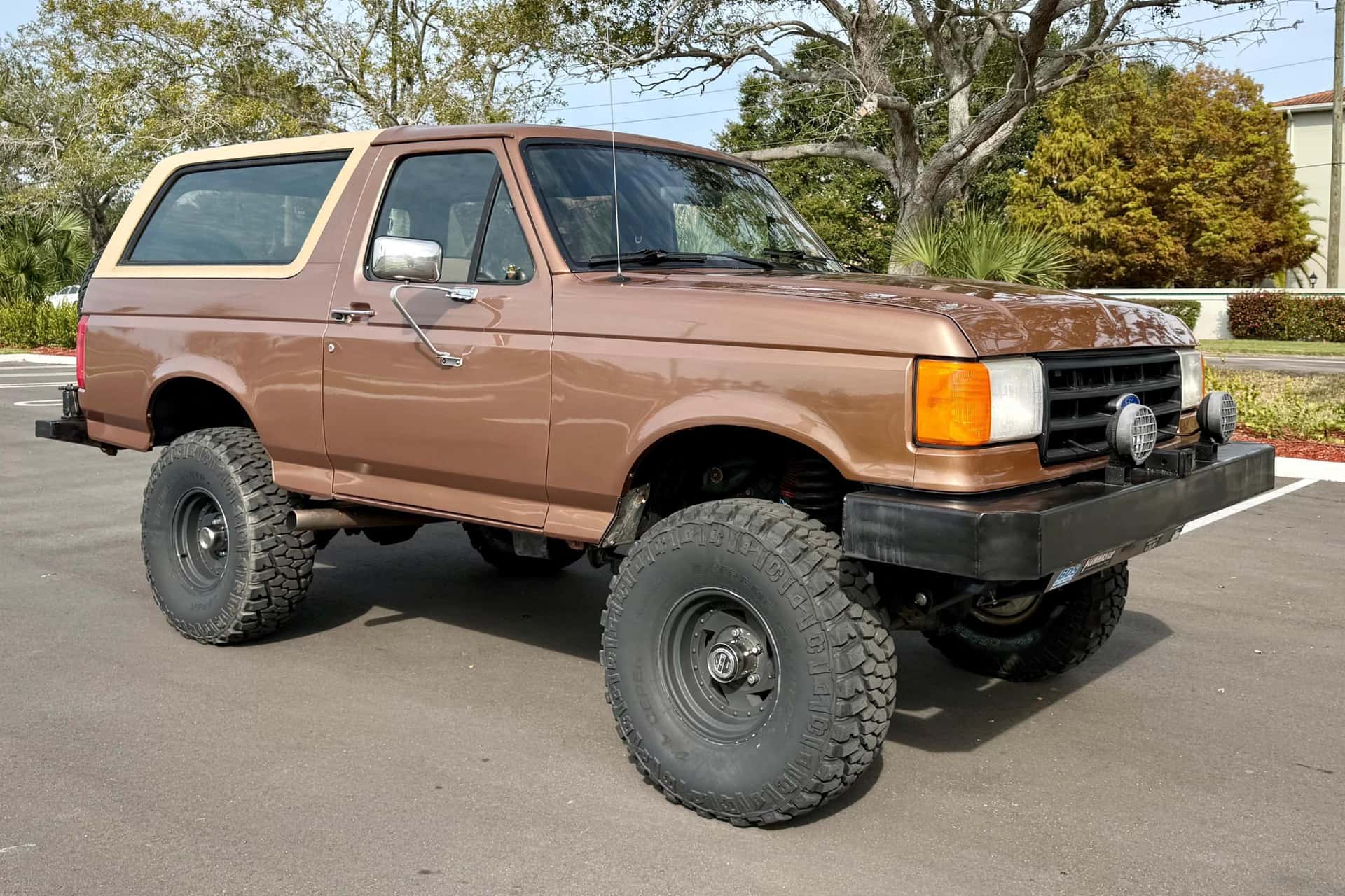 1987 Ford Bronco sold for $13,250