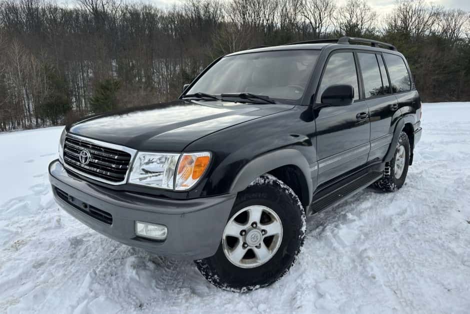 2000 Toyota Land Cruiser 100-Series sold for $12,750